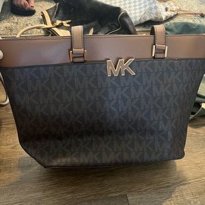 Michael khors tote bag